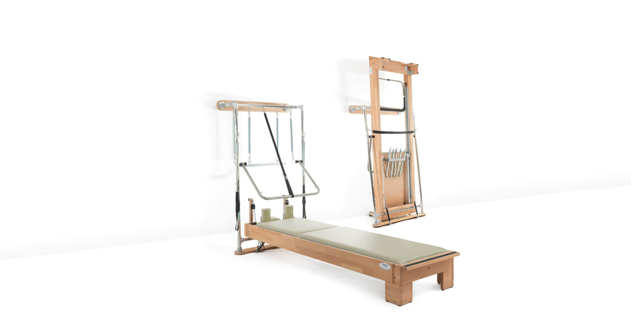 World Pilates Wall-mounted Reformer Tower ribaltabile a parete TPE Line
